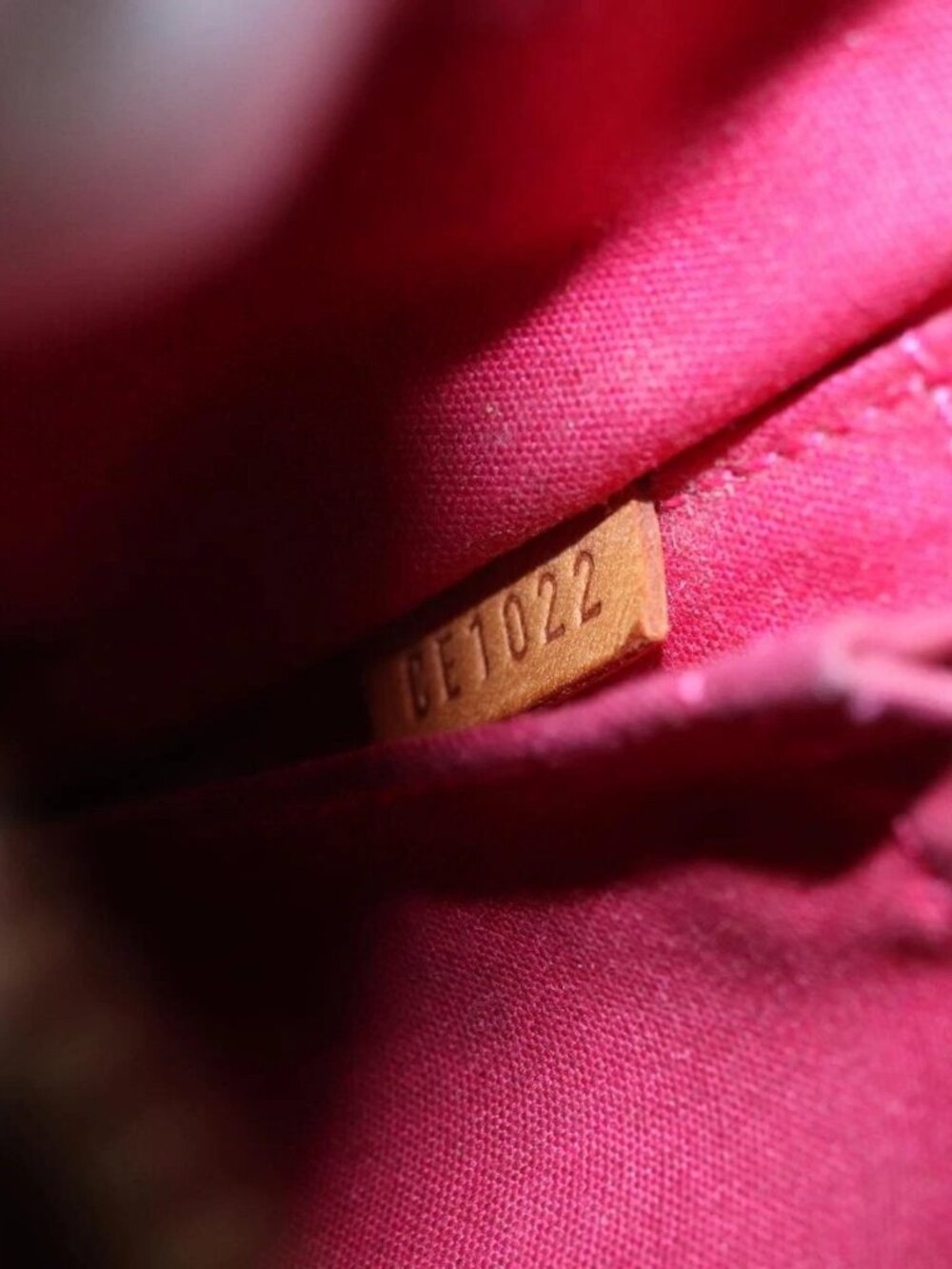 LOUIS VUITTON Monogram Vernis Sullivan Vertical Bag Pink - Picture 11 of 16